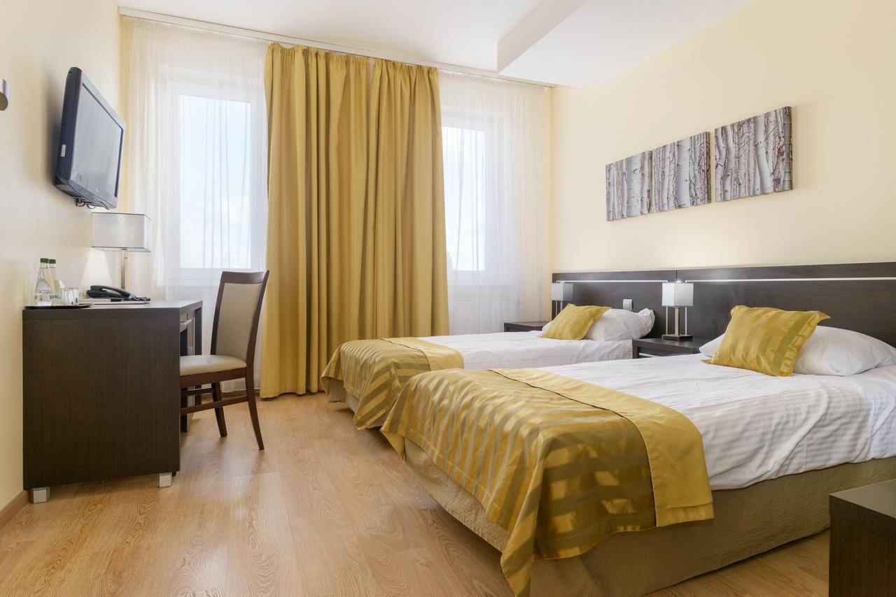 Hotel Safir Poznań Exteriör bild